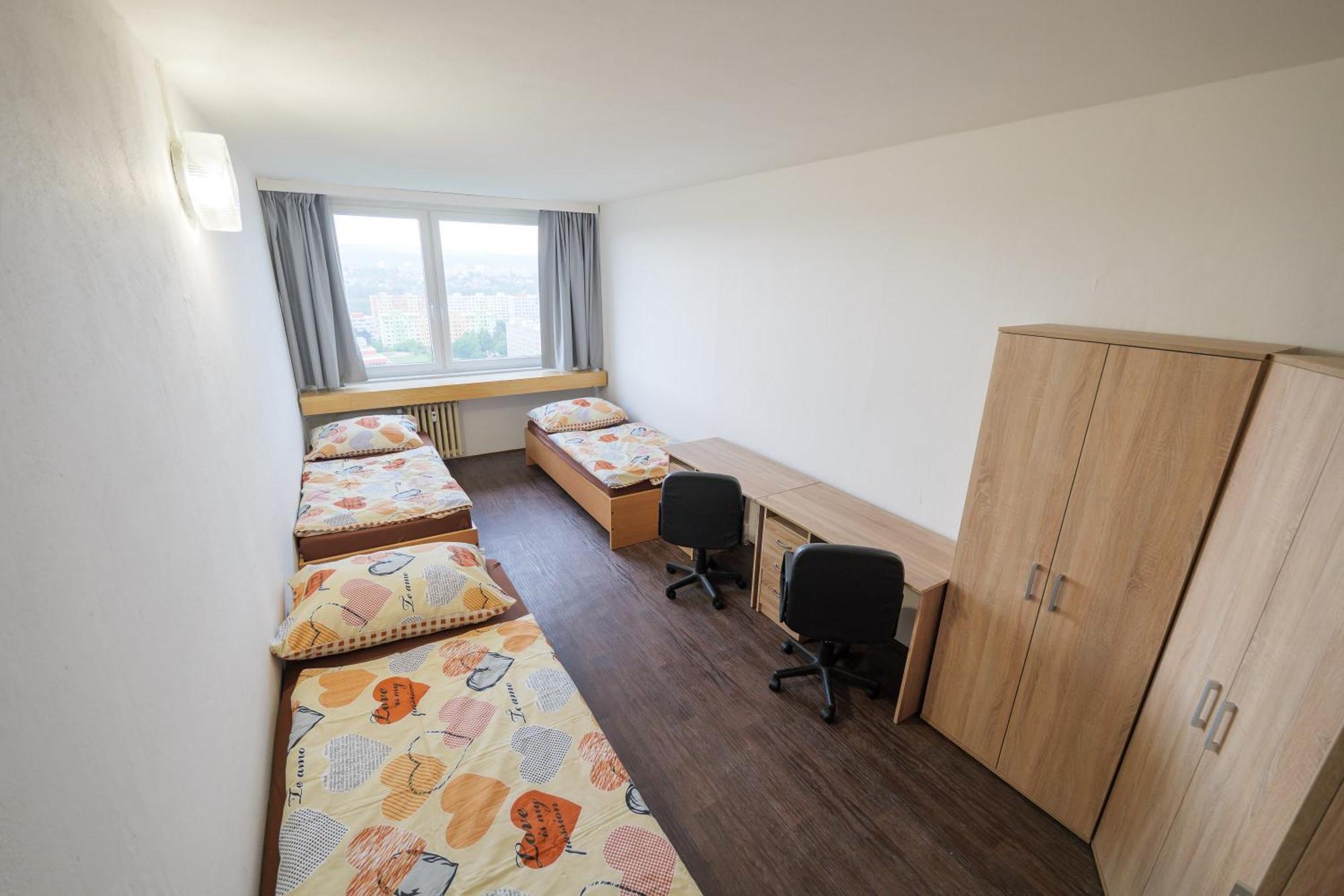 Tvm Tower Modrany Hostel - Prague — Photos 2